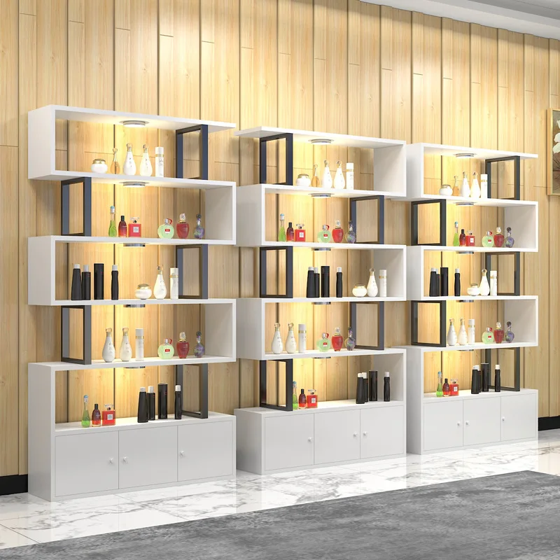 Winkelinterieurontwerp op maat - Beauty Makeup Stores recensie en prijs